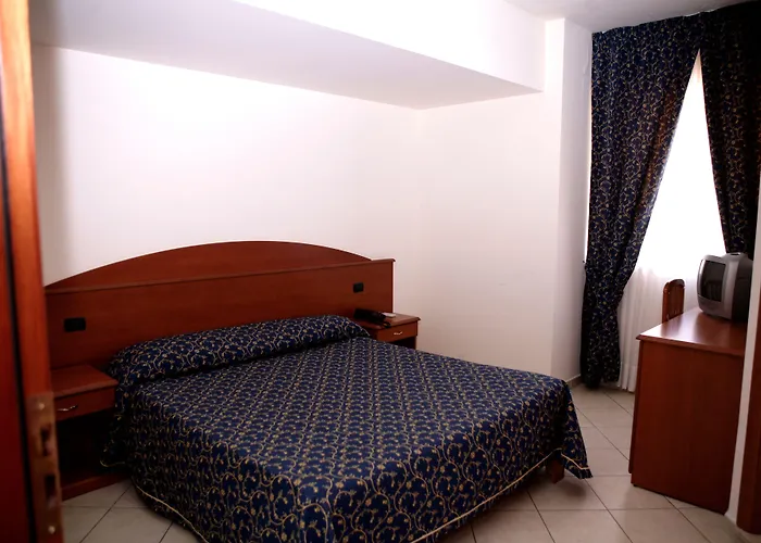 מלון Castelmonardo Filadelfia