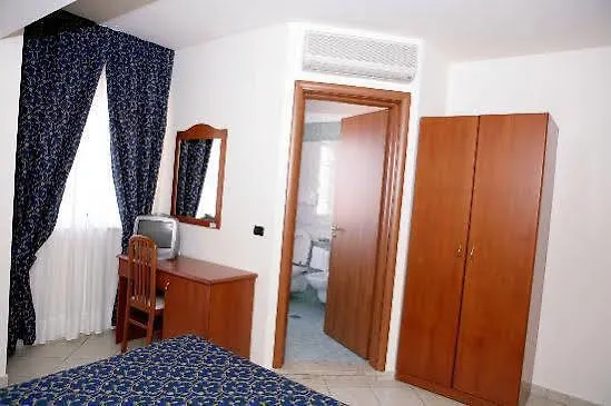 מלון Castelmonardo